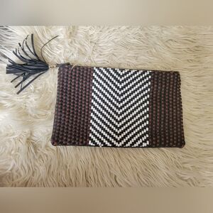 Woven clutch bag